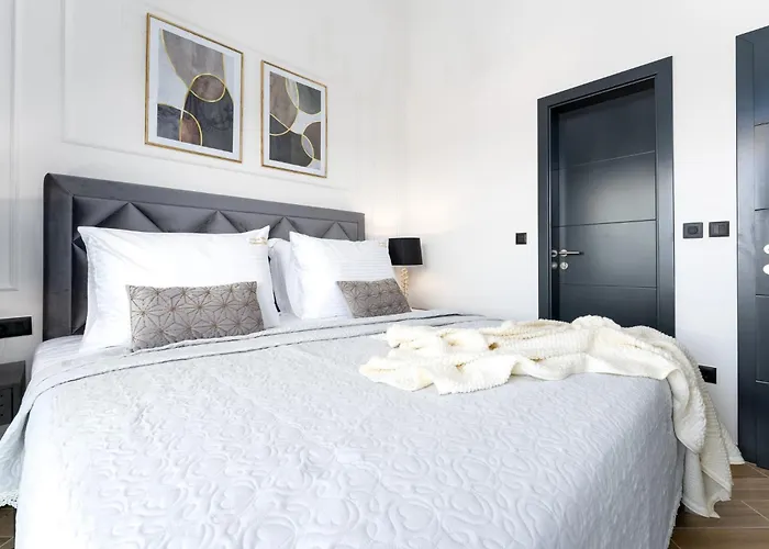 Luxury Villa Verbenico Hills- Amazing Sea View, Pool With Whirpool And Waterfall, Beach, In Famous Wine Region - Your Holiday With Style