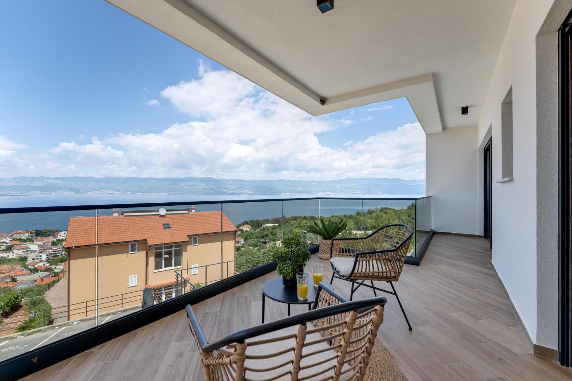 Luxury Verbenico Hills: Seaside Retreat With Pool And Wine Vrbnik