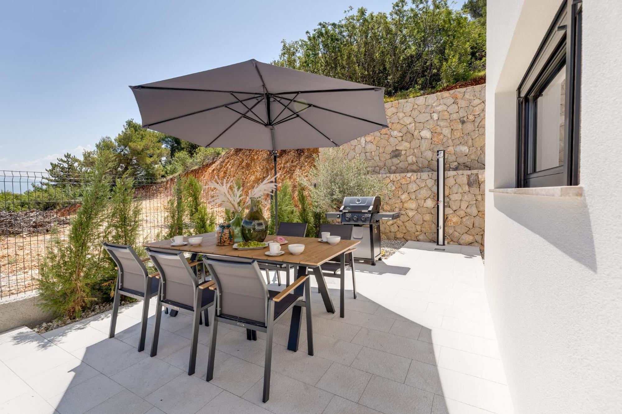 Villa Luxury Verbenico Hills: Seaside Retreat With Pool And Wine Vrbnik